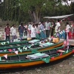 Distribution des bateaux en bois aux pêcheurs de Bamboo Flat