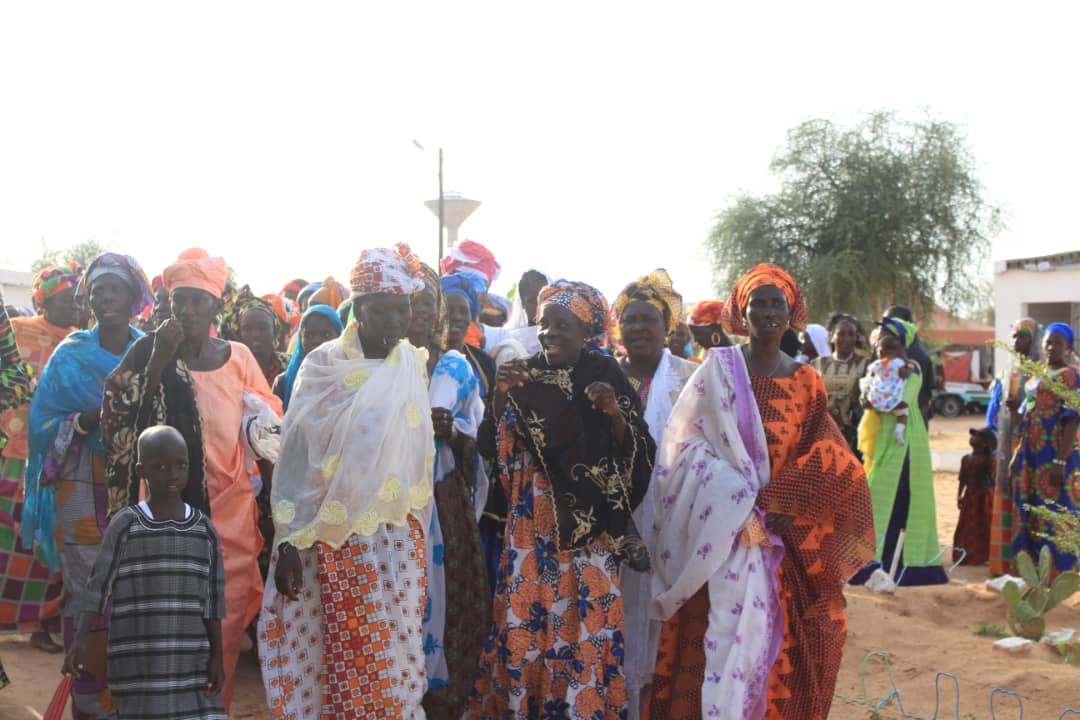 Août 2018 - Les femmes de Mbacké Kadior et des villages environnants sont venues apporter leur contribution volontaire annuelle au projet du Nguiguiss Bamba le samedi 26 août 